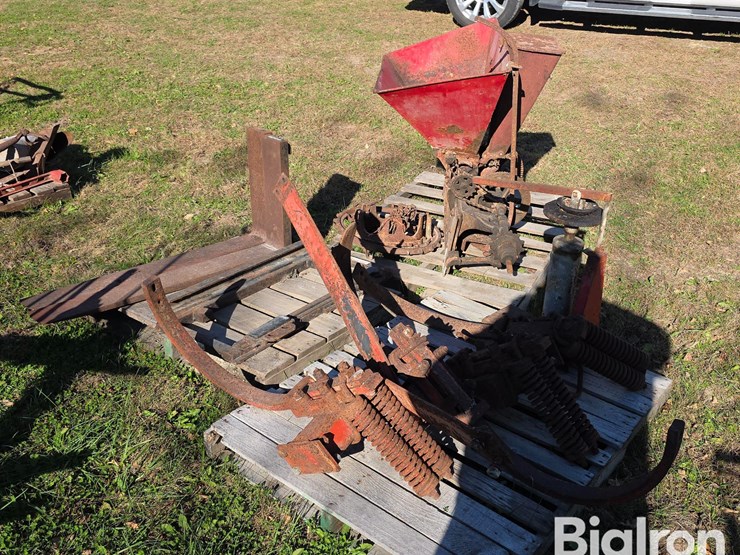 international-end-gate-seeder-image-5