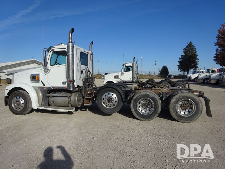 2016-freightliner-coronado-day-cab-glider-truck-(pz13983,-unit-716)-image-36