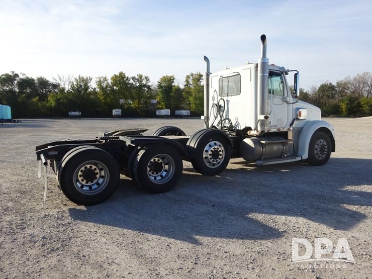 2018-freightliner-coronado-day-cab-glider-truck-(pz13996,-unit-773)-image-15