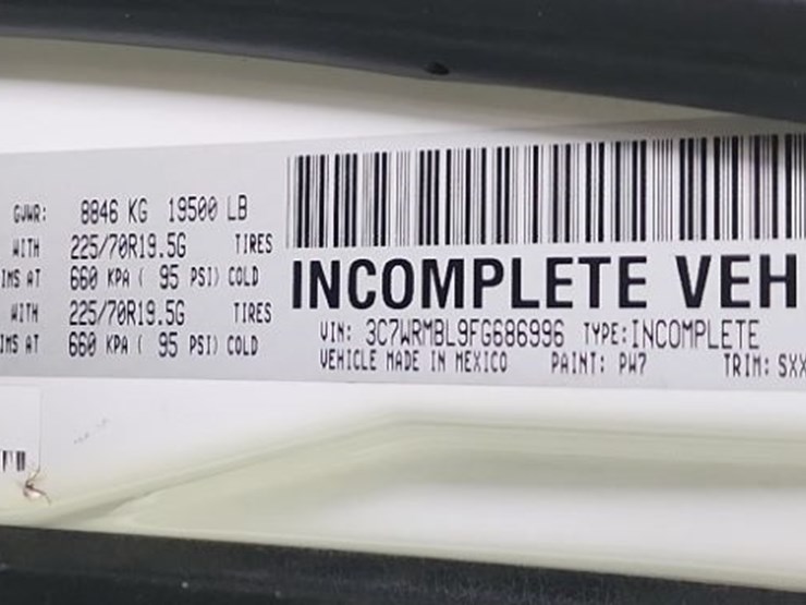 2015-dodge-ram-5500-image-43