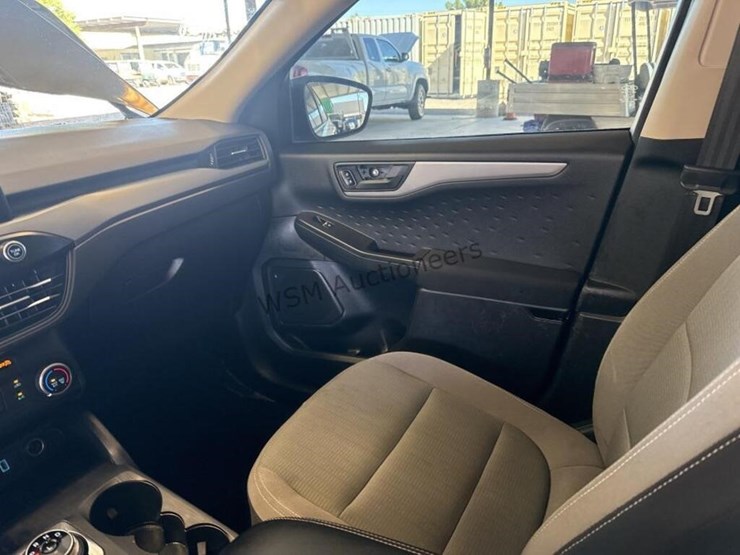 2020-ford-escape-image-19