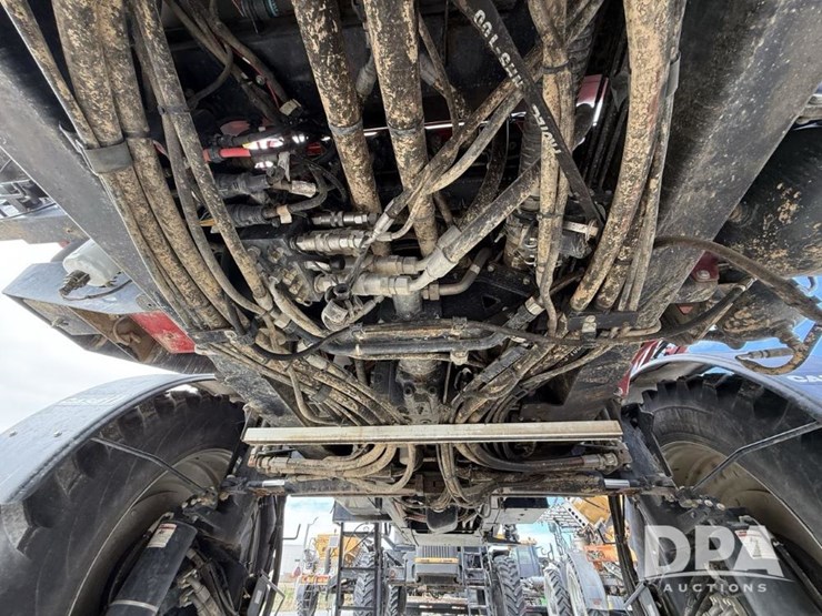 2020-case-ih-trident-5550-image-24