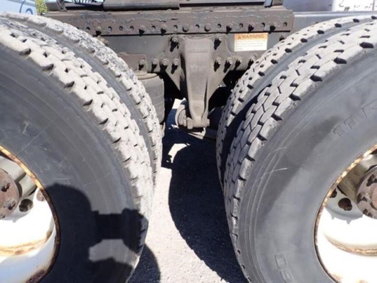 2016-freightliner-cascadia-t/a-hiway-tractor---day-image-42