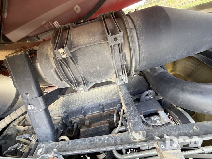 2020-case-ih-trident-5550-image-59