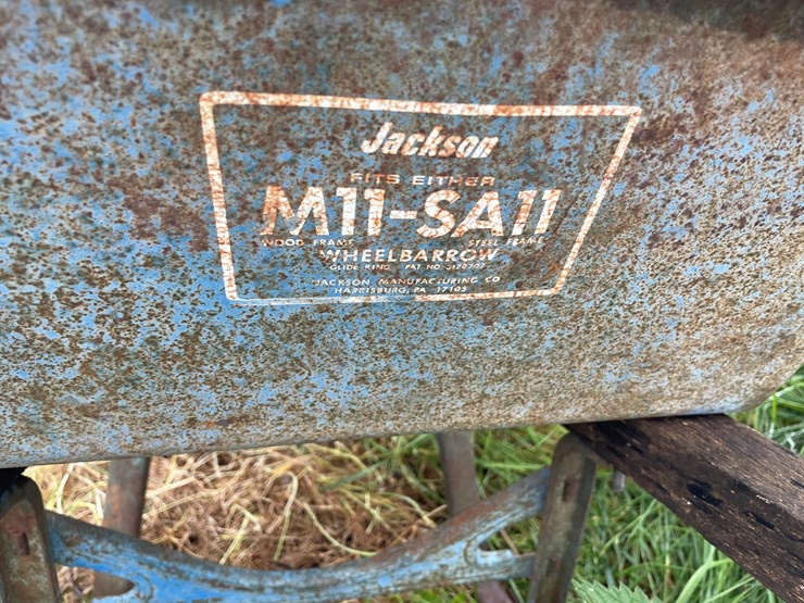 #8139-•-wheelbarrow-image-4