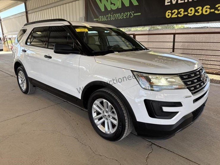 2017-ford-explorer-image-2