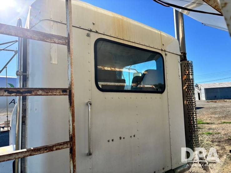 2007-kenworth-t800-image-25