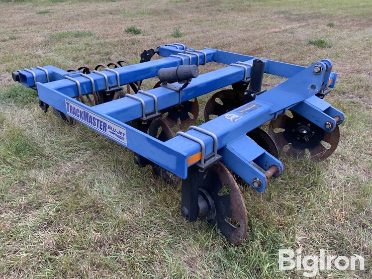 2011-blu-jet-track-master-image-3