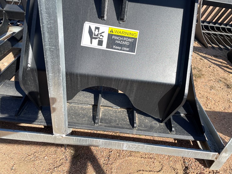 #4112-•-72"-rock-grapple-bucket-attachment-image-7