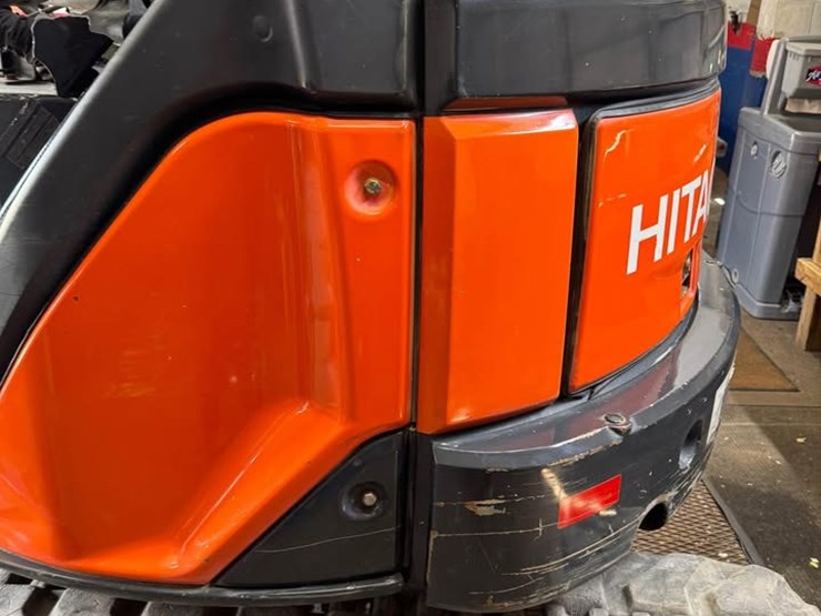 2013-hitachi-zx50u-image-8