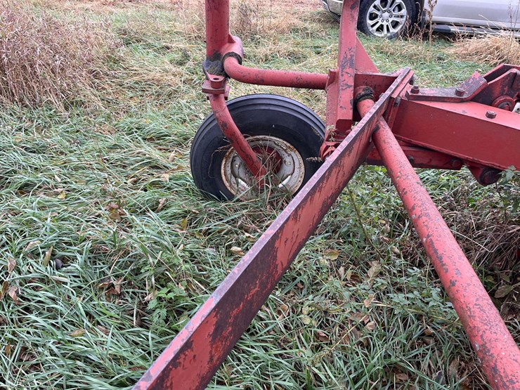 international-710-image-7