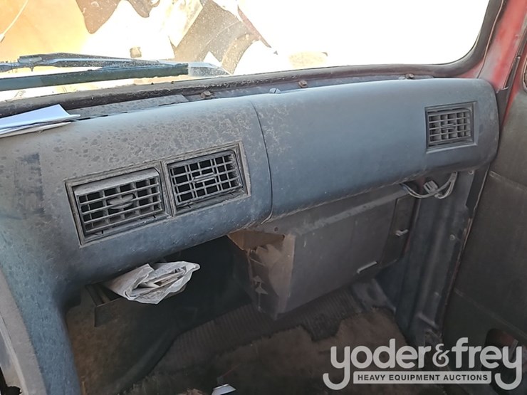 1988-ford-lt8000-image-32