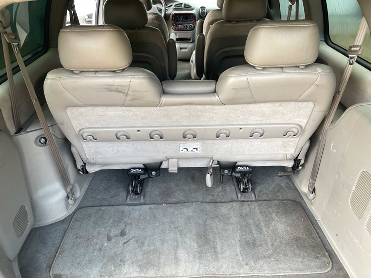 1999-chrysler-town-&-country-image-68