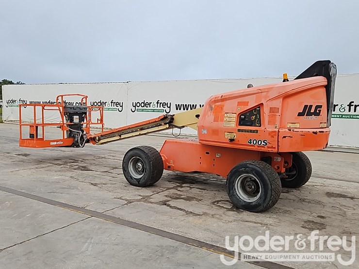 2017-jlg-400s-image-4