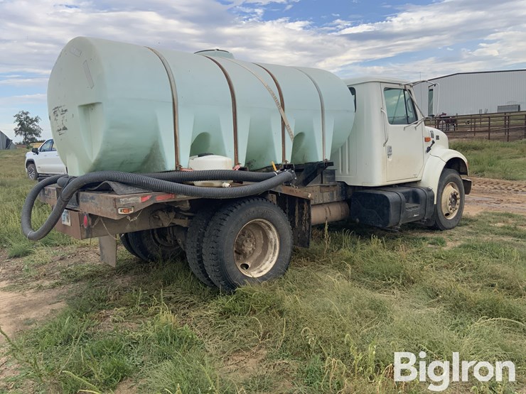 2001-international-4700-image-5