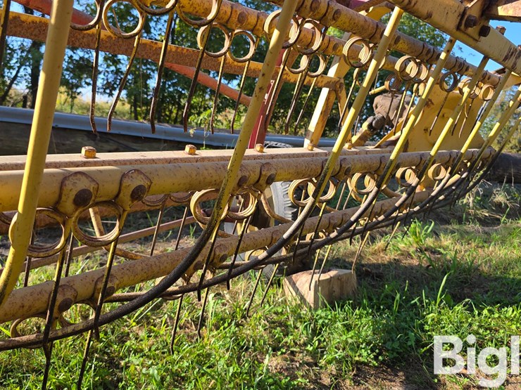 new-holland-256-image-18