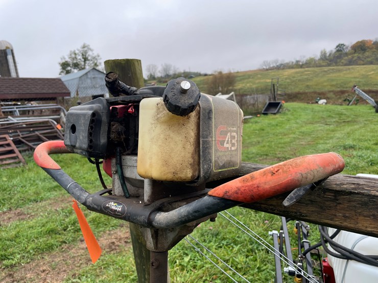 #8120-•-earthquake-e43-power-earth-auger-image-9