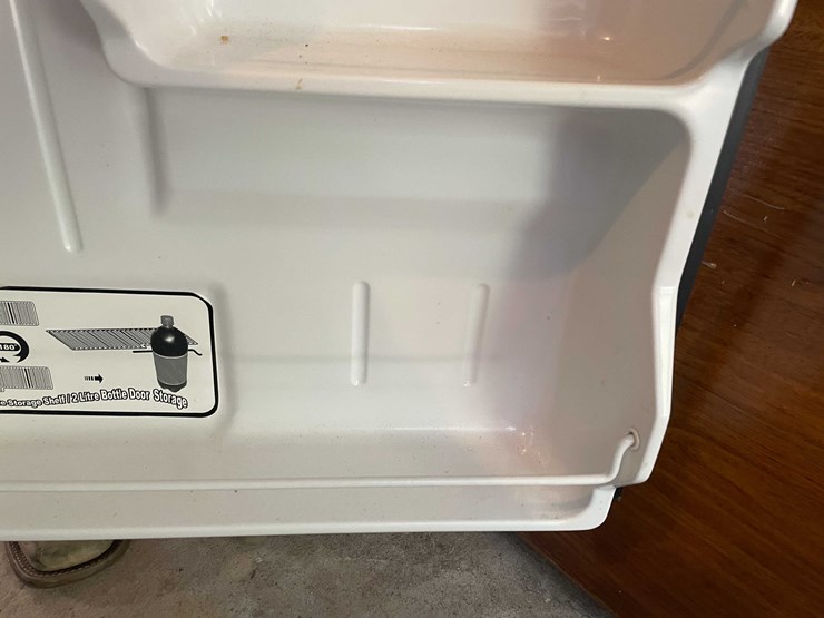 #6620-•-mini-fridge-image-15