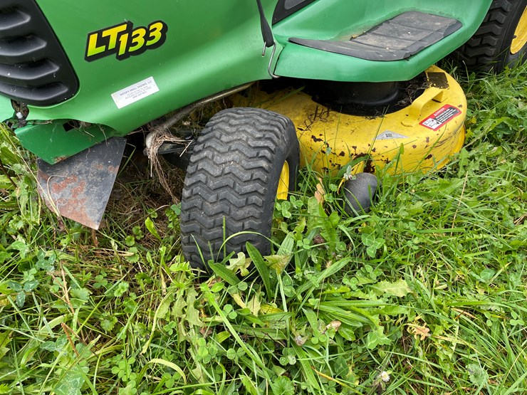 john-deere-lt133-image-21