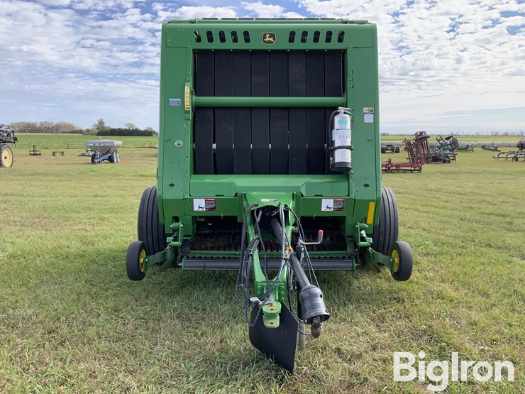 2021-john-deere-560m-image-2