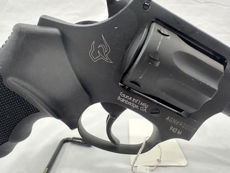#2025-00067-•-taurus-942m-revolver-image-20