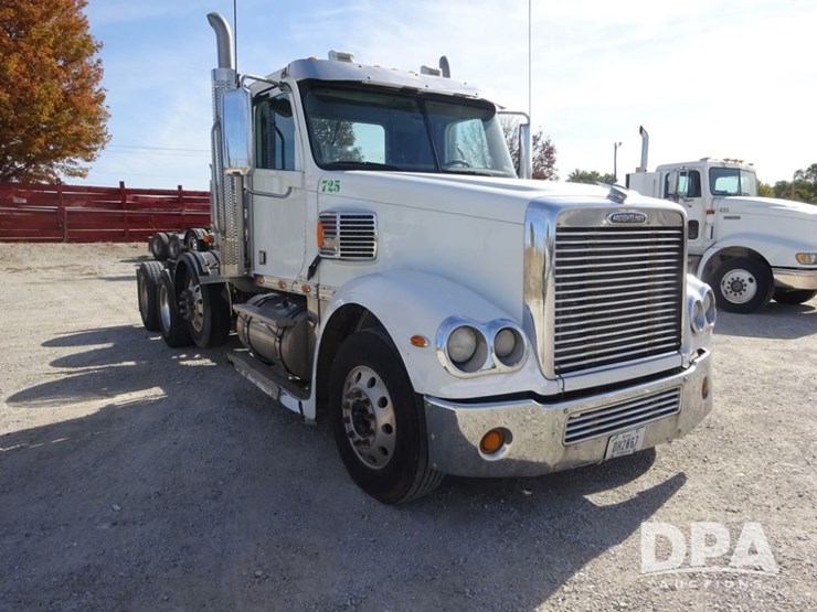2017-freightliner-coronado-day-cab-glider-truck-(pz13993,-unit-725)-image-8