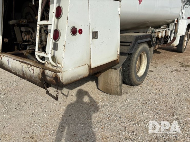 1994-ford-l8000-image-23