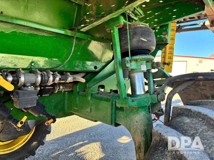 2013-john-deere-4830-image-47