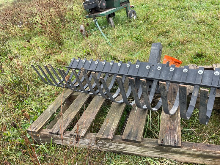 #8148-•-hitch-mounted-rake-image-6