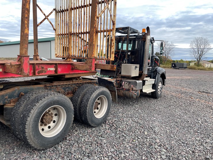 #1002-•-2021-international-semi-tractor-(has-mi-title)-image-3