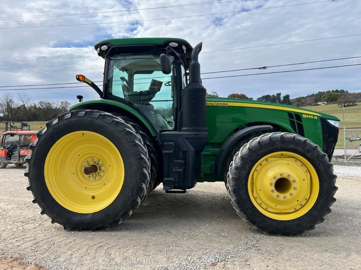 john-deere-8245r-image-6