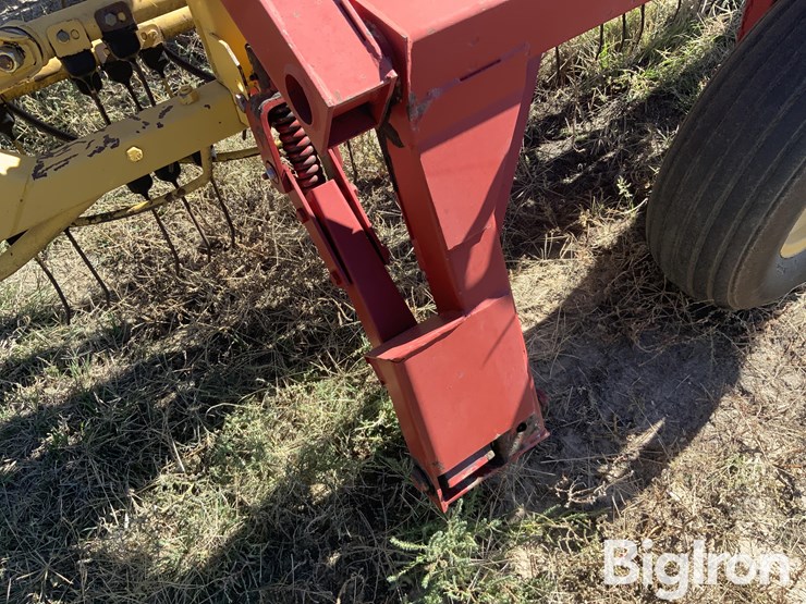 new-holland-216-image-19