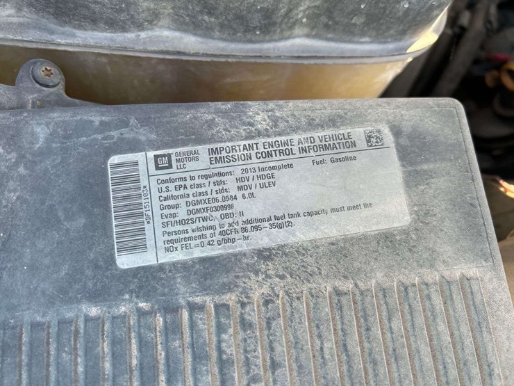 2013-chevrolet-silverado-3500hd-image-11