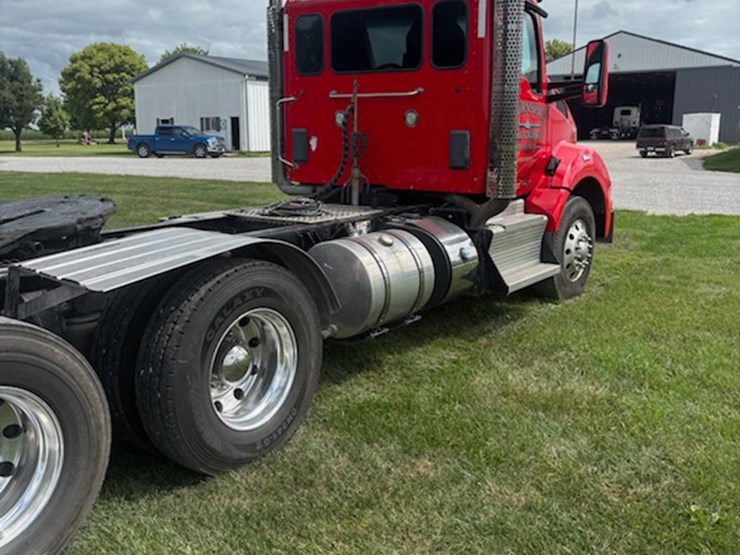 2015-kenworth-t880-image-5