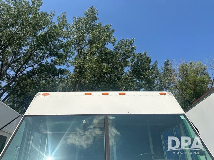 2012-ford-f59-image-25