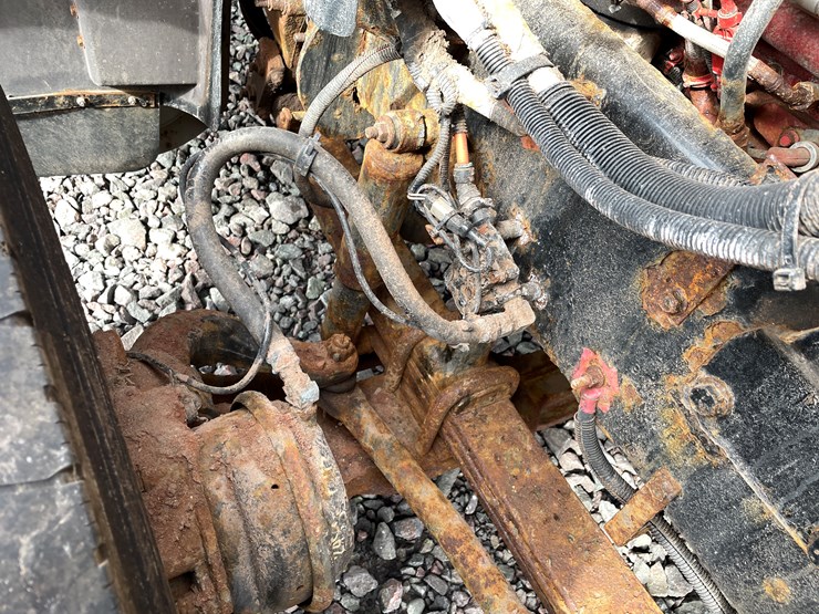 #1002-•-2021-international-semi-tractor-(has-mi-title)-image-49