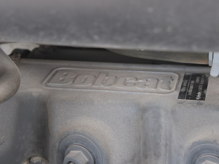 bobcat-t870-image-38
