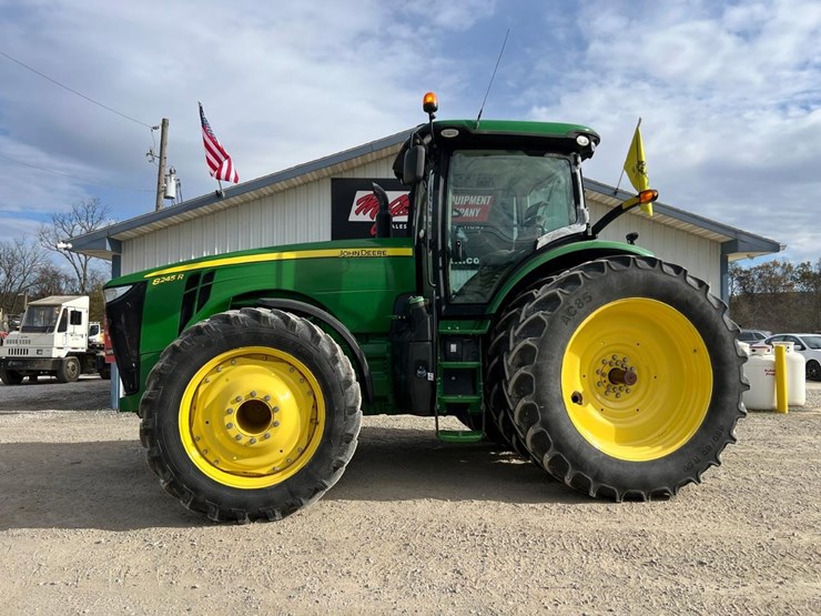 john-deere-8245r-image-1