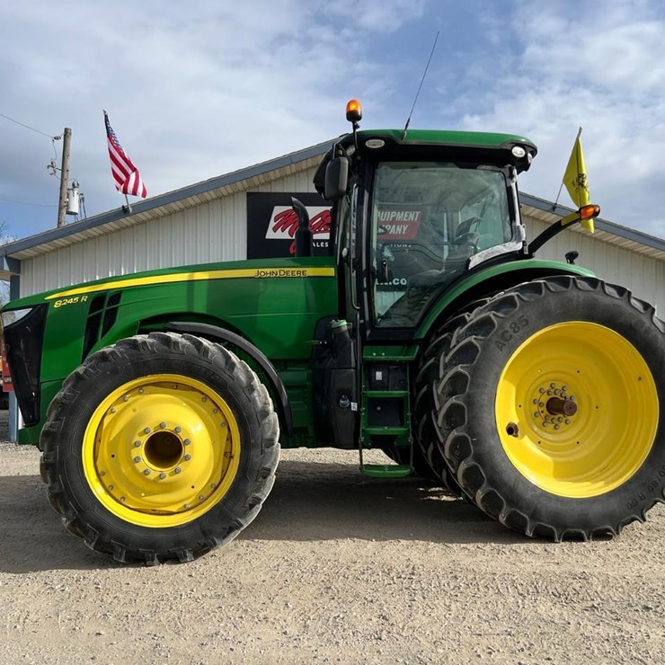 JOHN DEERE 8245R