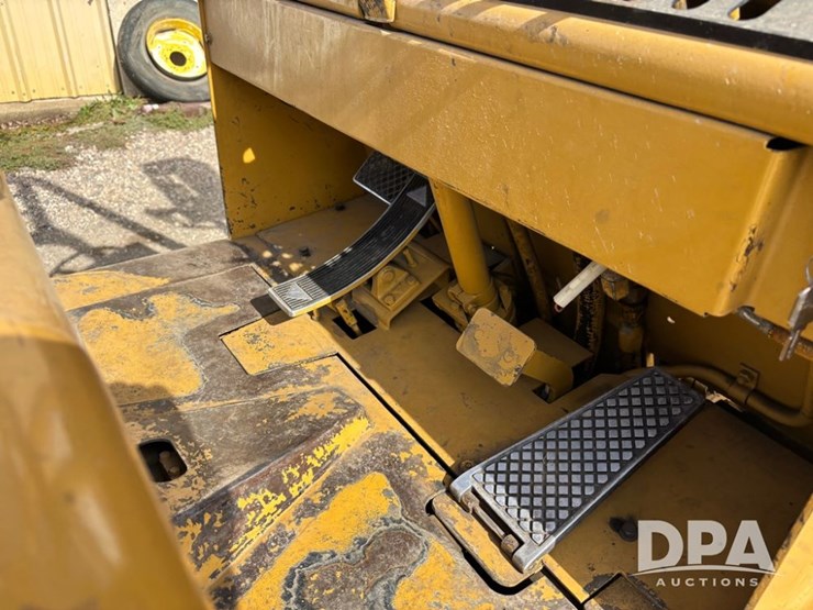 caterpillar-v40c-image-31