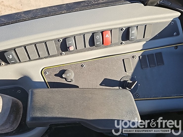 2023-jcb-407-image-23