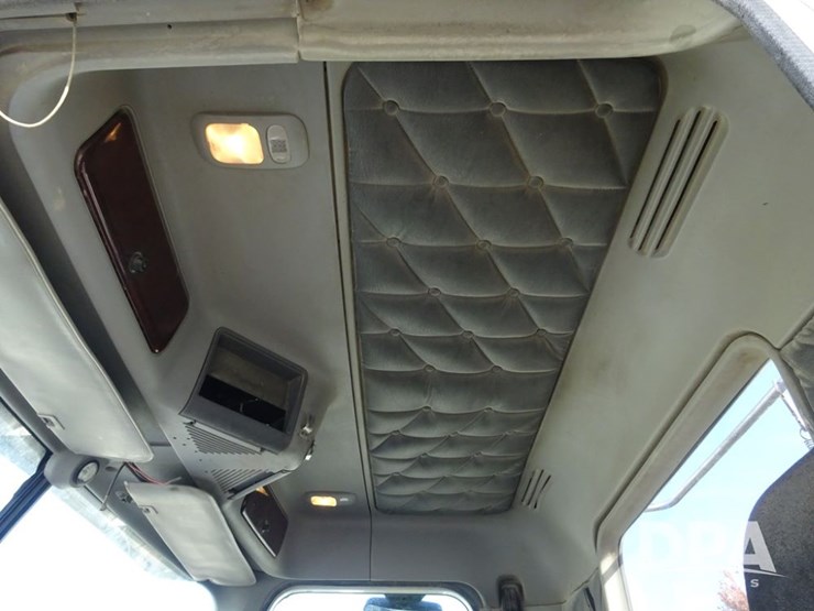 2016-freightliner-coronado-day-cab-glider-truck-(pz13983,-unit-716)-image-93