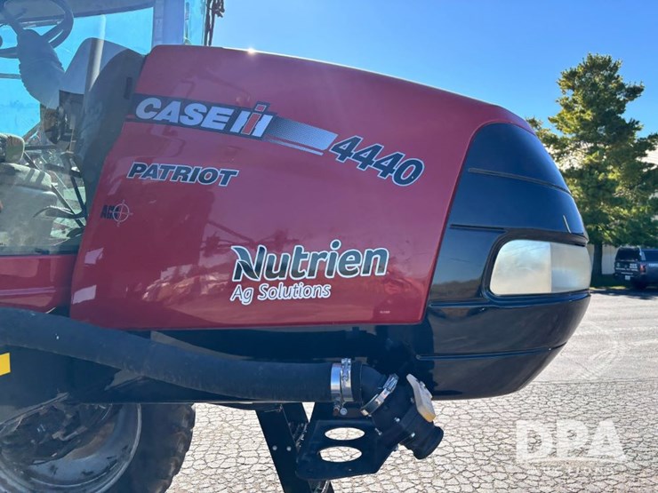 2020-case-ih-patriot-4440-image-68