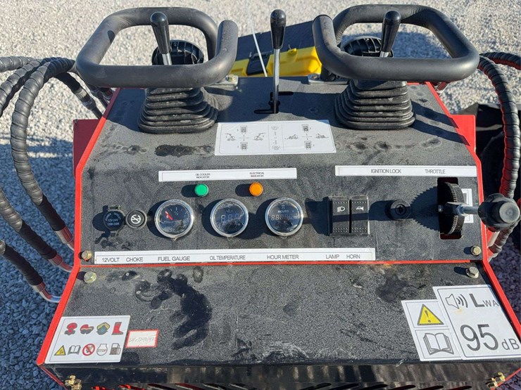 future-ft380r-skid-steer-loader---23hp,-660lbs-operating-load,-0.15m³-bucket-image-7