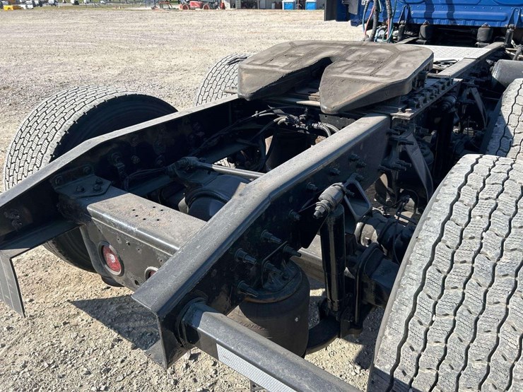 2021-freightliner-cascadia-116-image-22