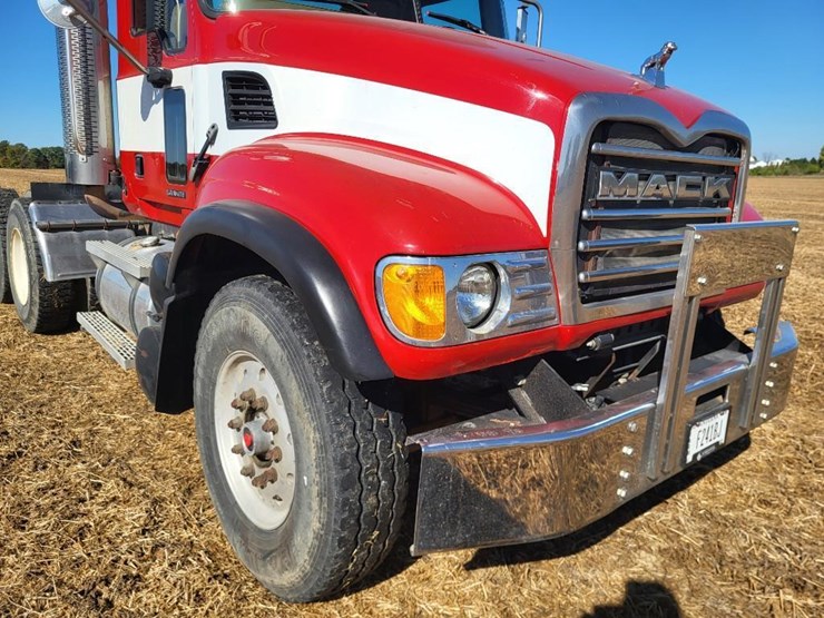 2004-mack-granite-cv713-image-46