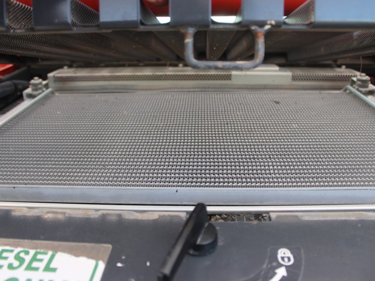 2023-kubota-ssv75-image-41