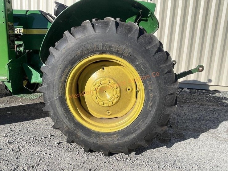 john-deere-2040-image-10