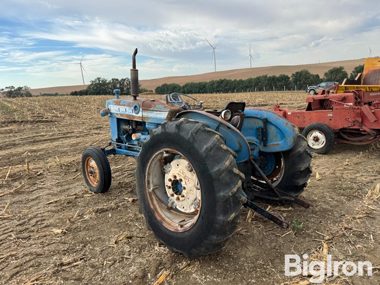 1966-ford-3000-image-7