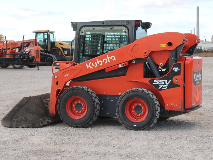 2023-kubota-ssv75-image-3